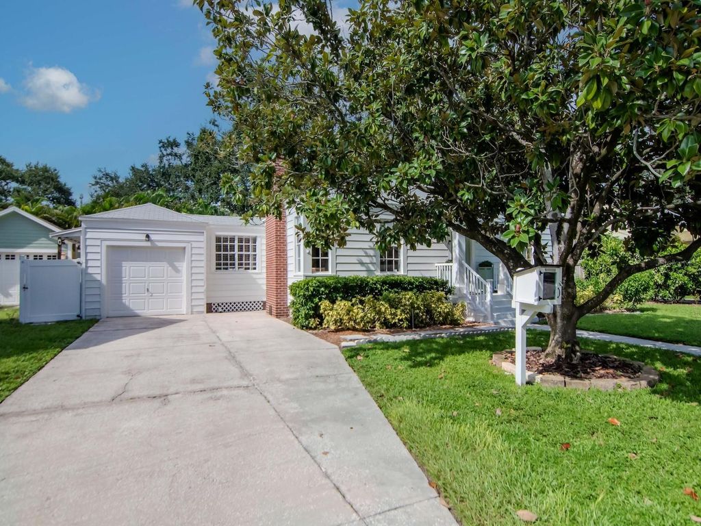 Photo of 4311 W Granada Street, Tampa, FL 33629 (MLS # TB8423040)