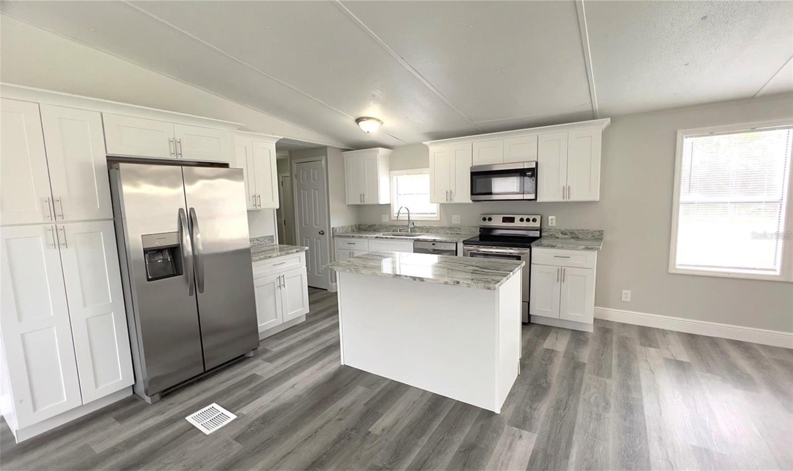 MONEYTREE RANCHETTES SUB - Residential Lease