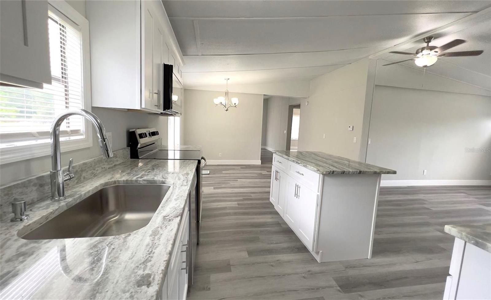 MONEYTREE RANCHETTES SUB - Residential Lease