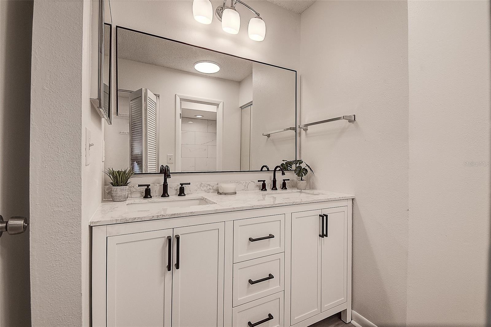 215 LIGHTHOUSE COURT 40215