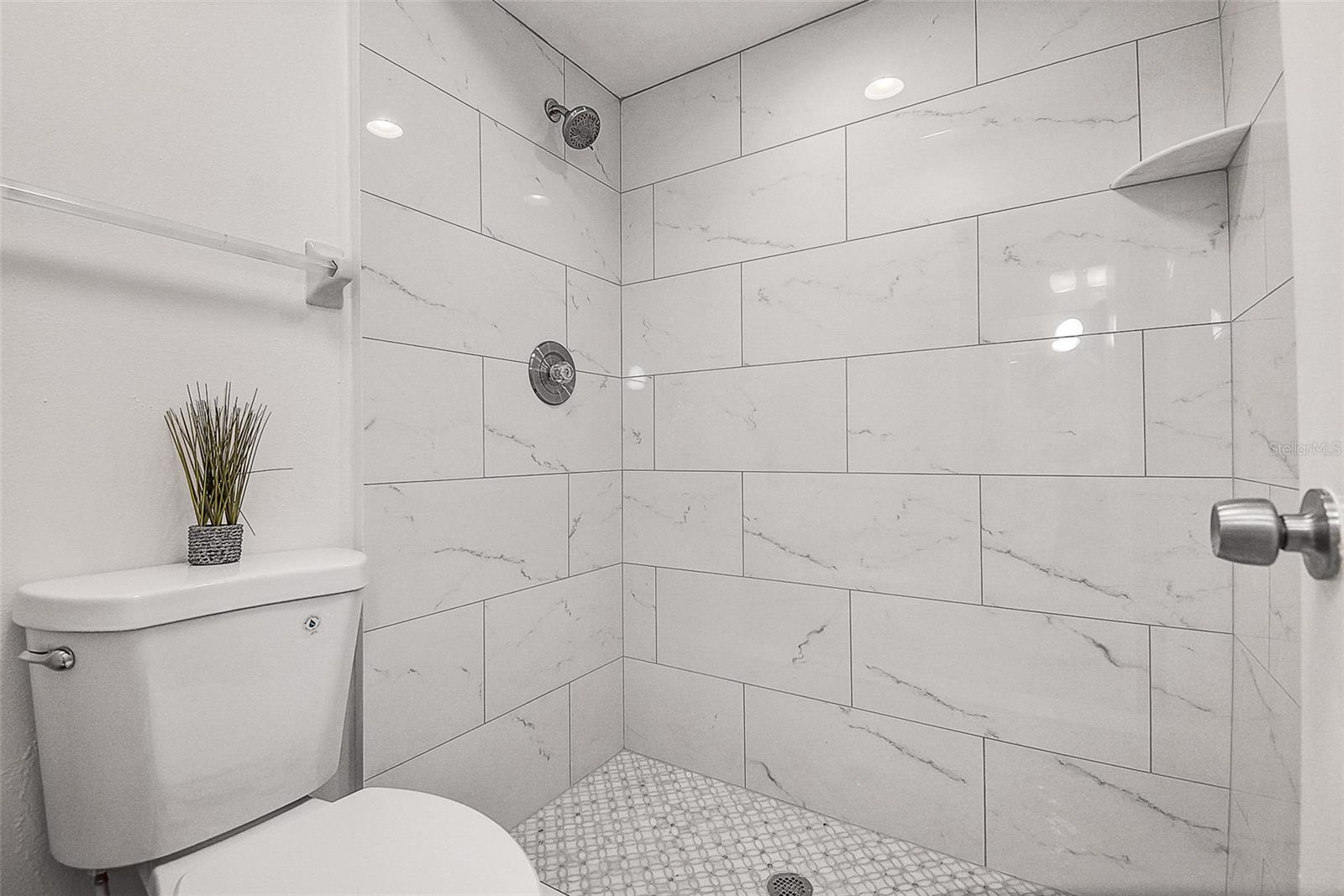 215 LIGHTHOUSE COURT 40215