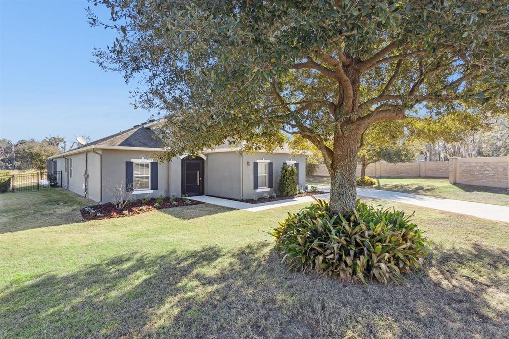 Photo of 2400 Artist Point Court, Apopka, FL 32703 (MLS # G5108070)