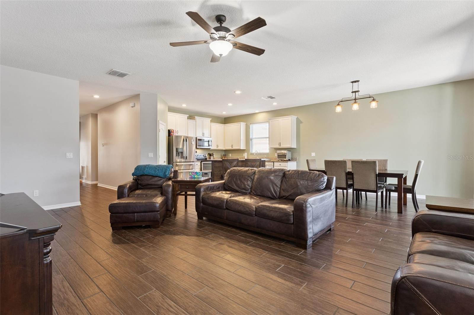 2400 ARTIST POINT COURT