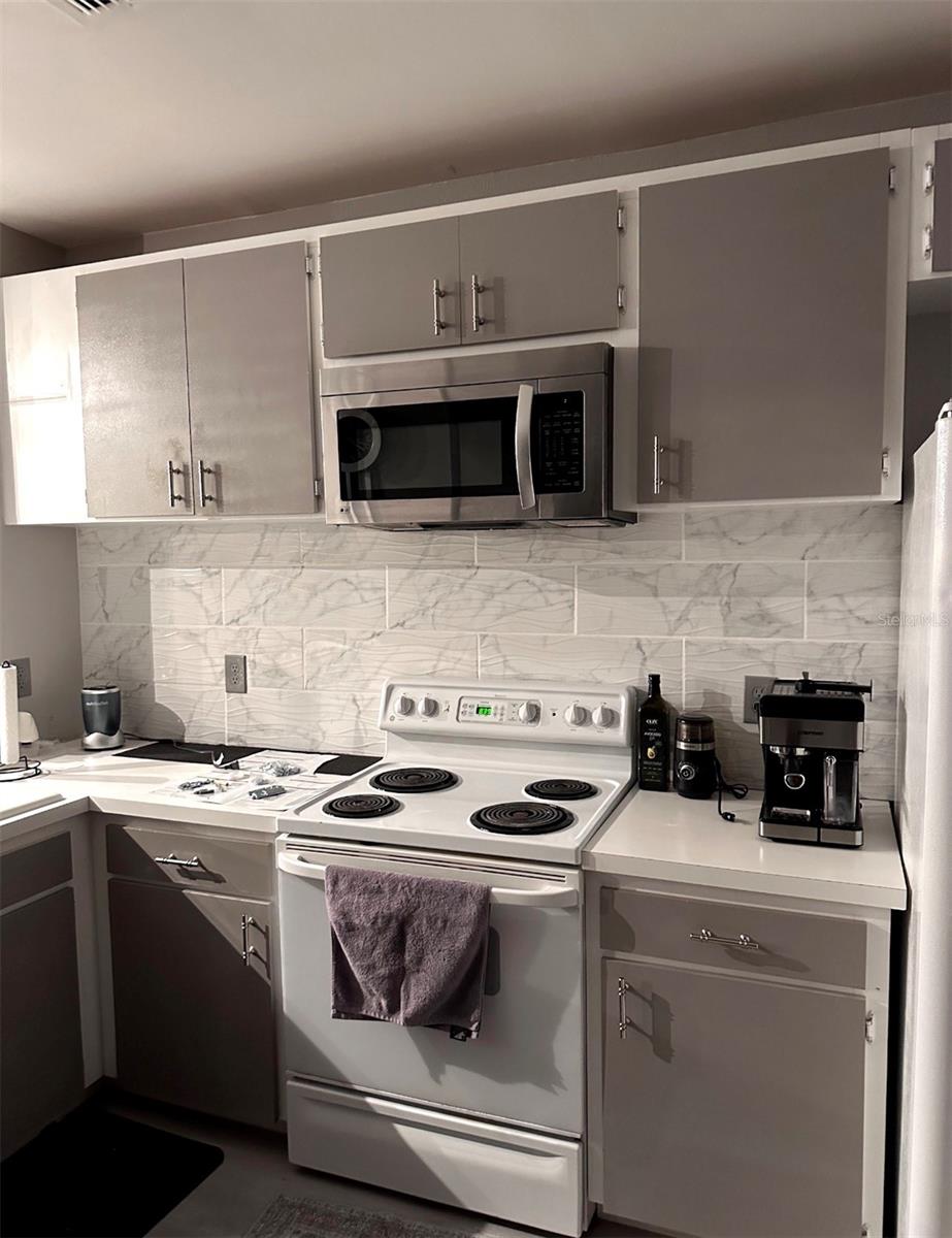 BAYSIDE KEY PH II - Residential Lease