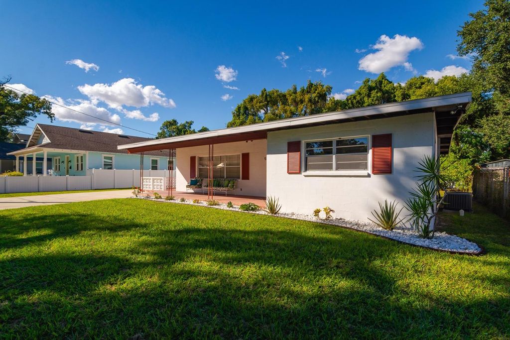 Photo of 510 E Robles Street, Tampa, FL 33602 (MLS # TB8429168)