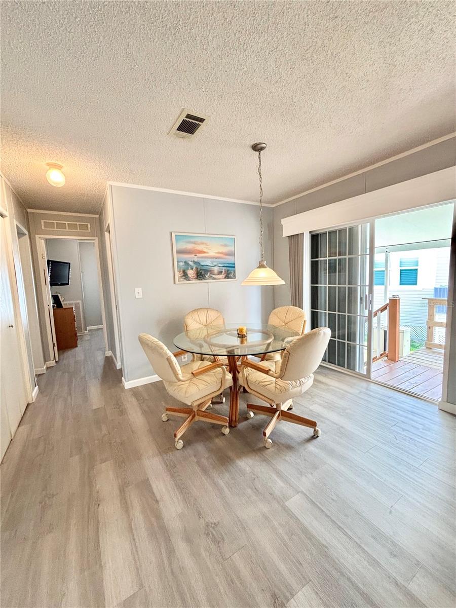 RIVER FOREST MHP - Residential