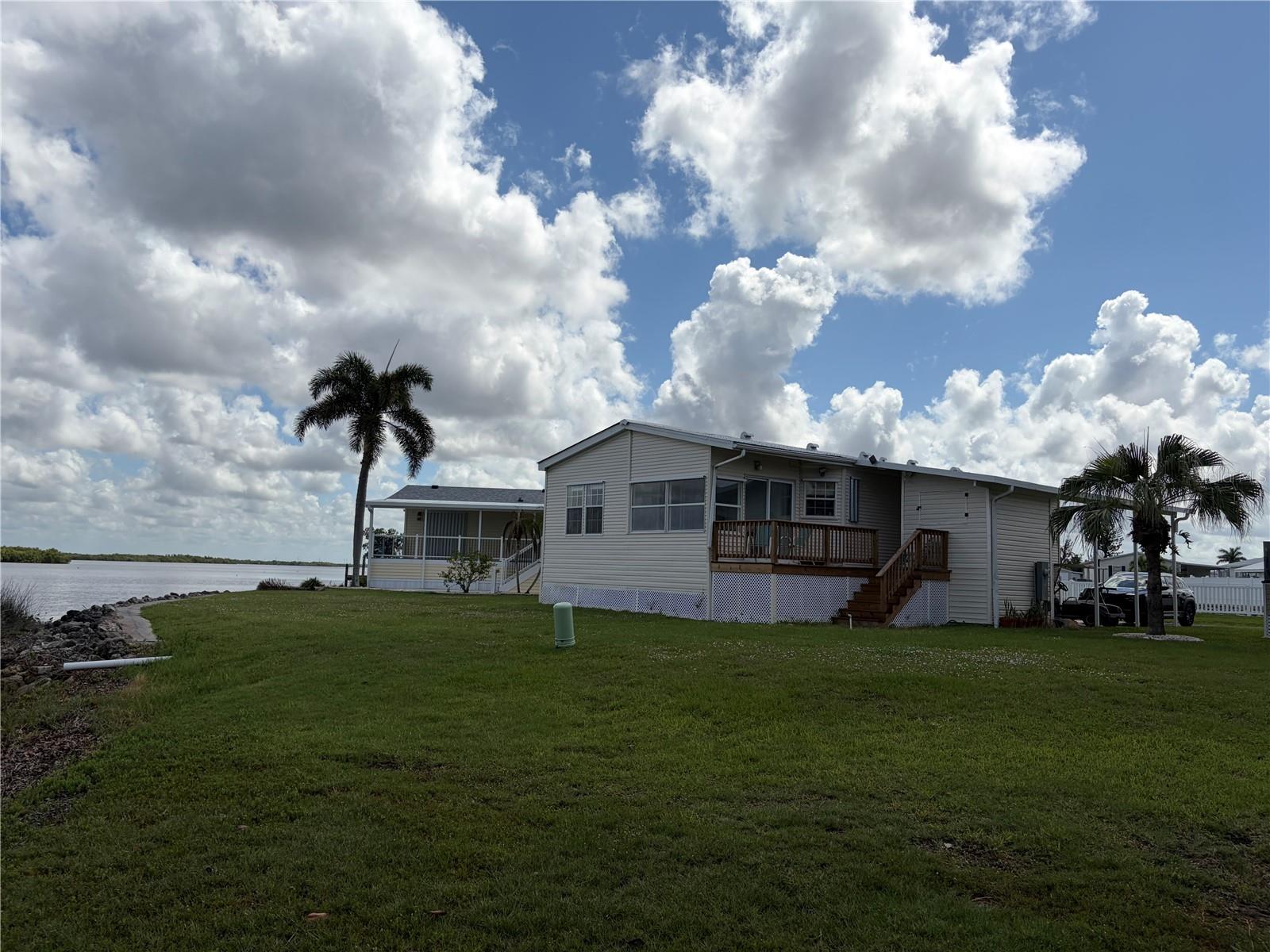 RIVER FOREST MHP - Residential
