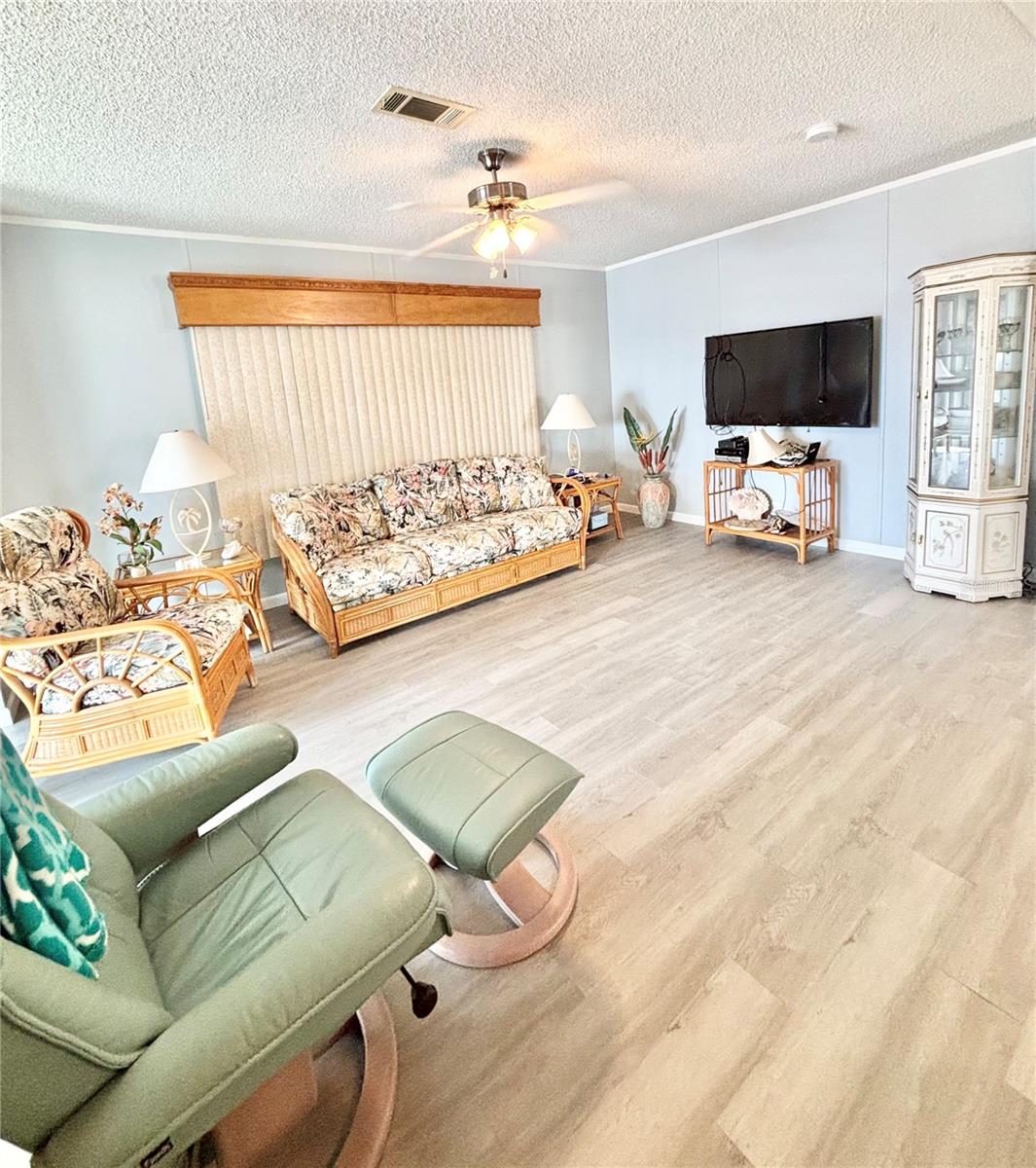 RIVER FOREST MHP - Residential