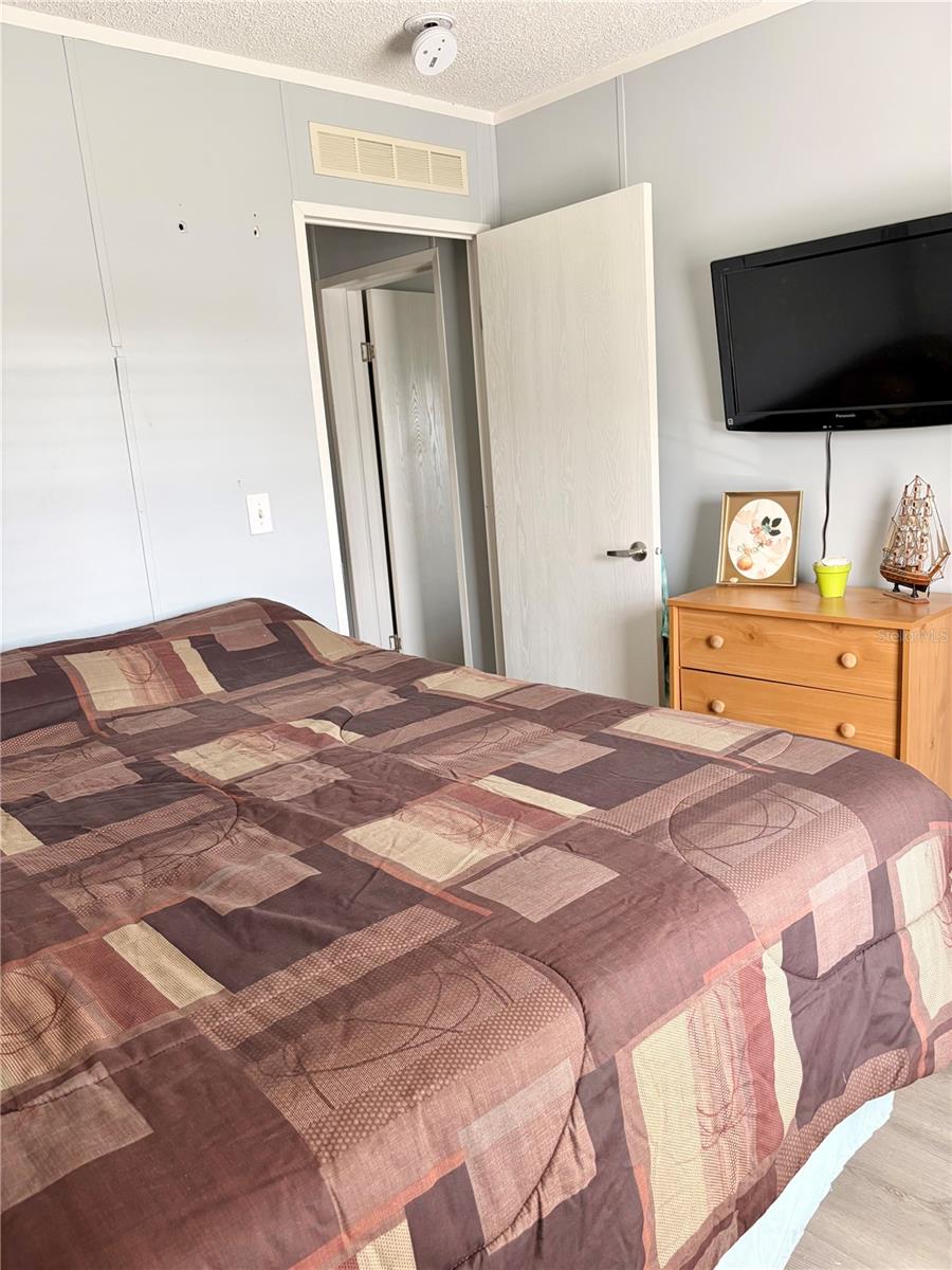 RIVER FOREST MHP - Residential
