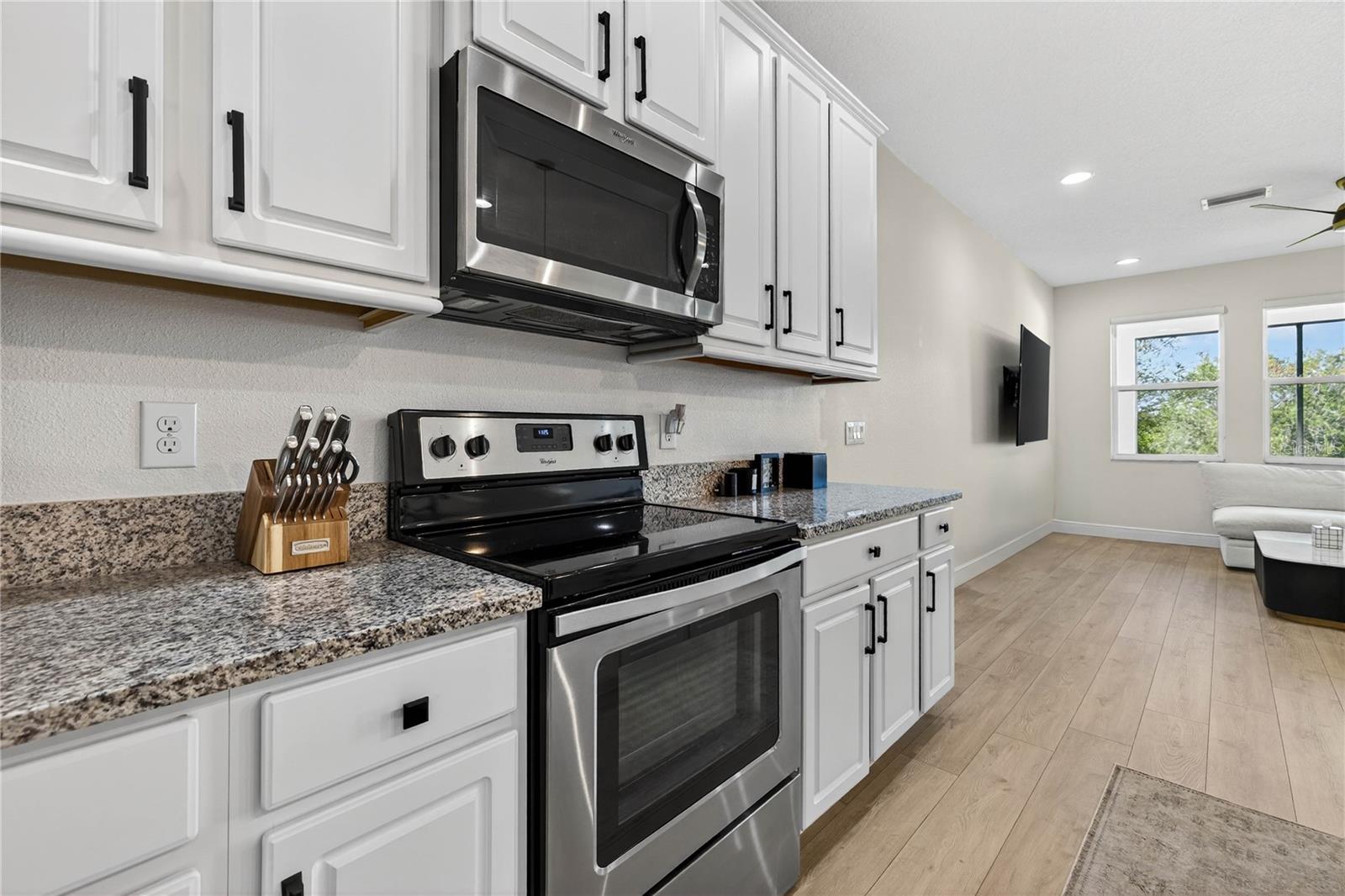 JACKSON SQUARE TWNHMS - Residential