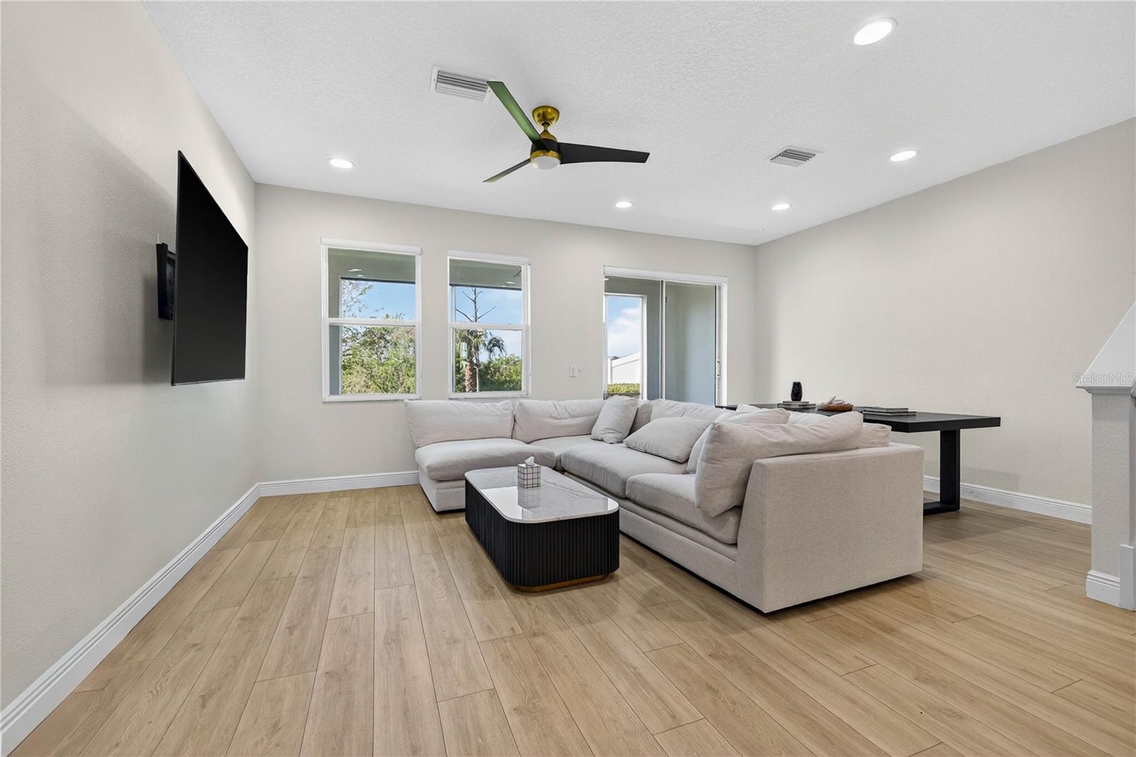 JACKSON SQUARE TWNHMS - Residential
