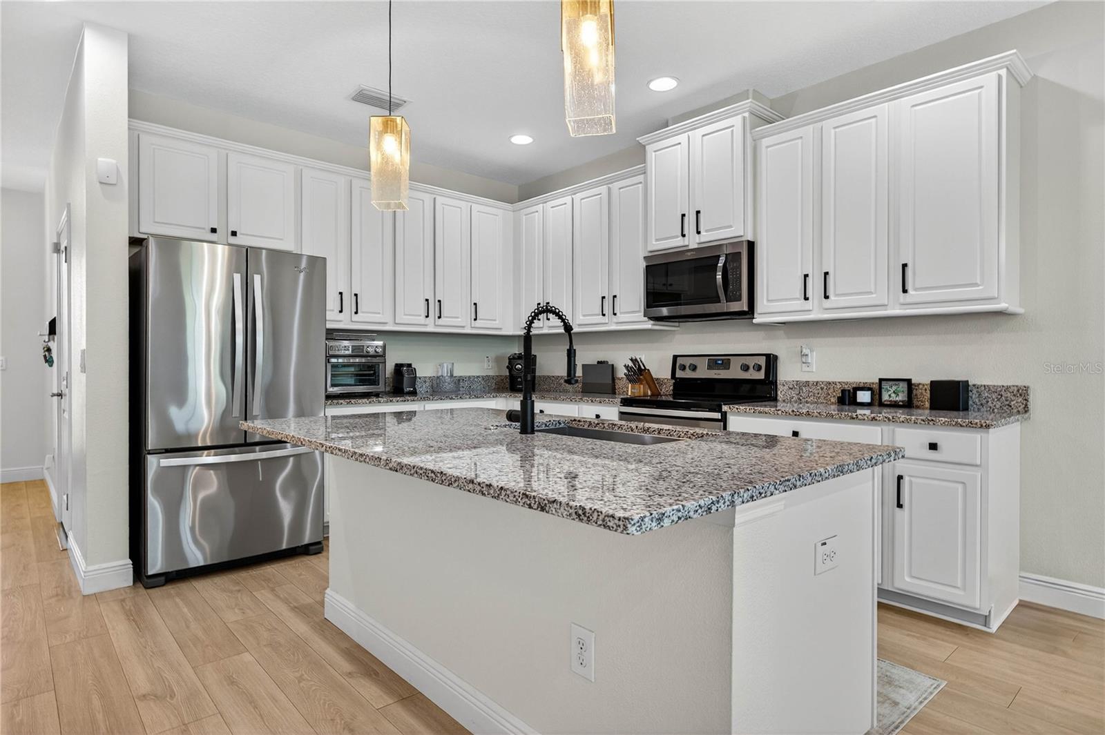 JACKSON SQUARE TWNHMS - Residential