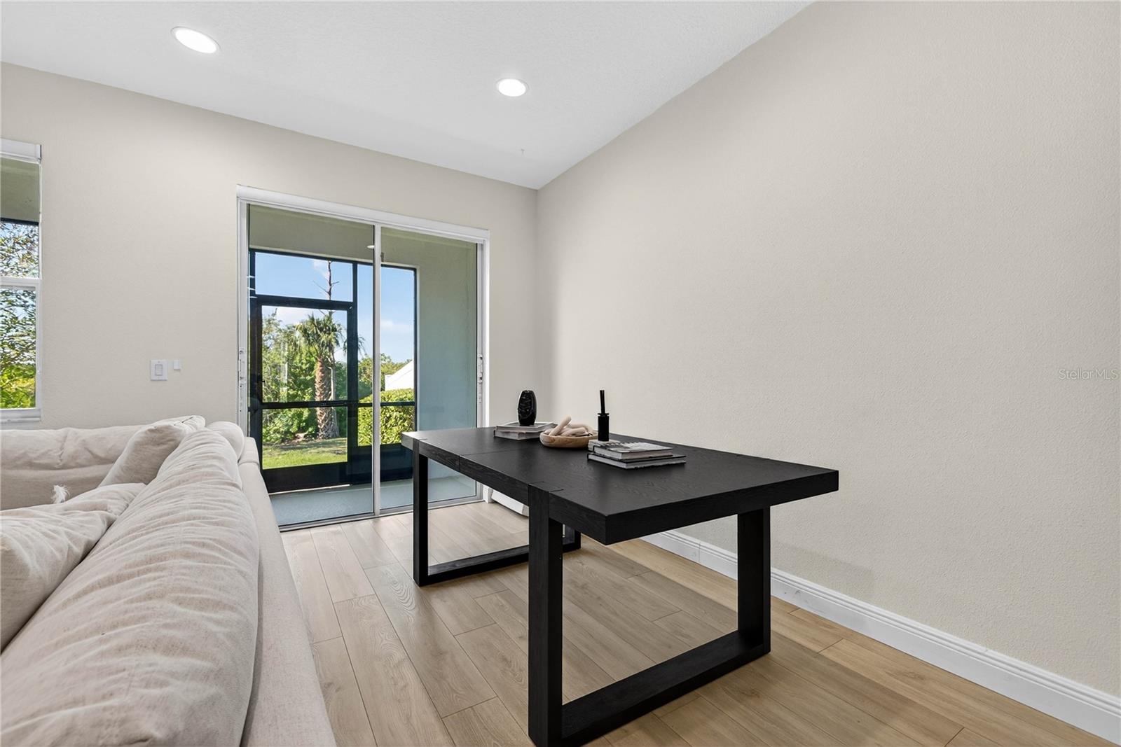 JACKSON SQUARE TWNHMS - Residential
