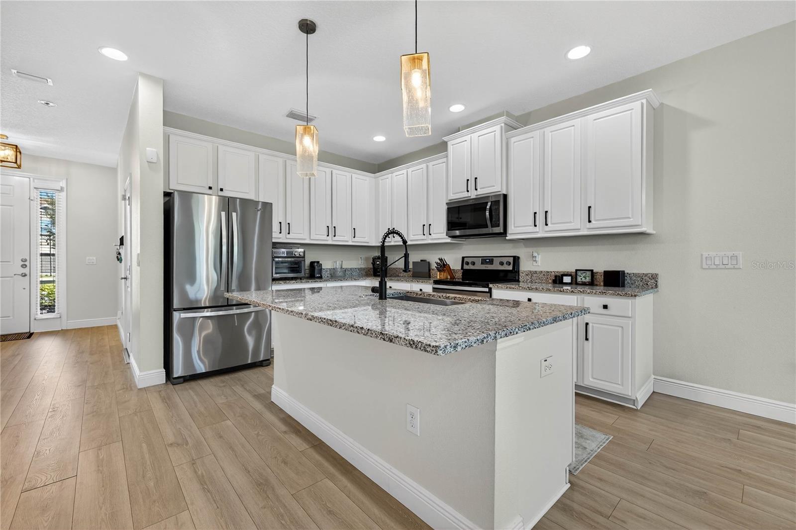 JACKSON SQUARE TWNHMS - Residential