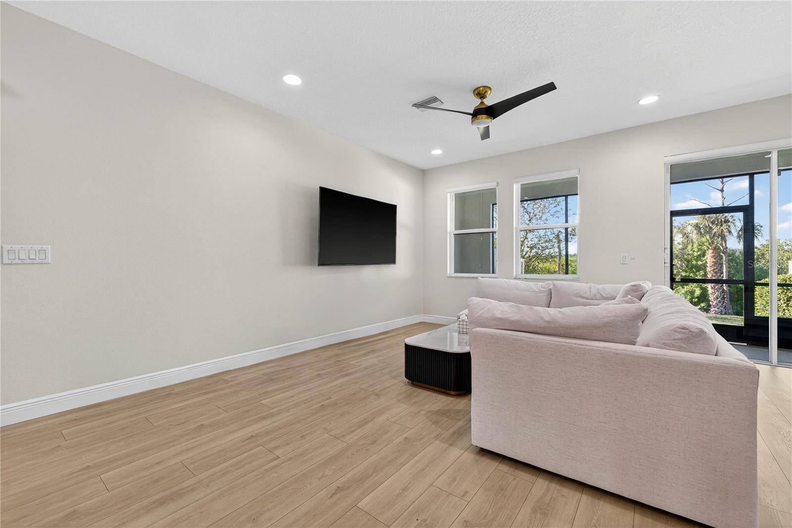 JACKSON SQUARE TWNHMS - Residential