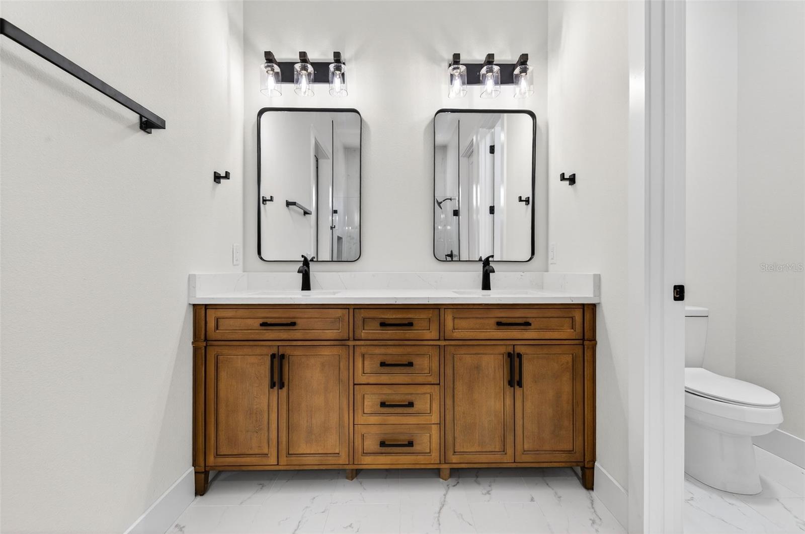 MILLS ESTATE - Residential