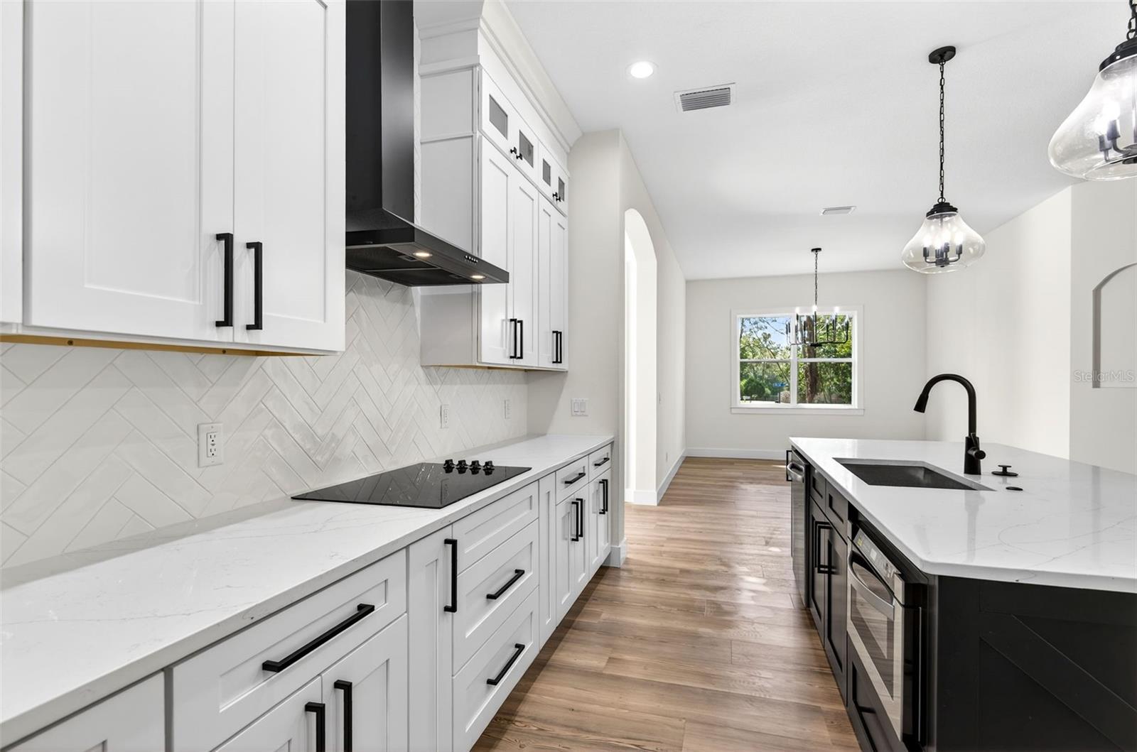 MILLS ESTATE - Residential