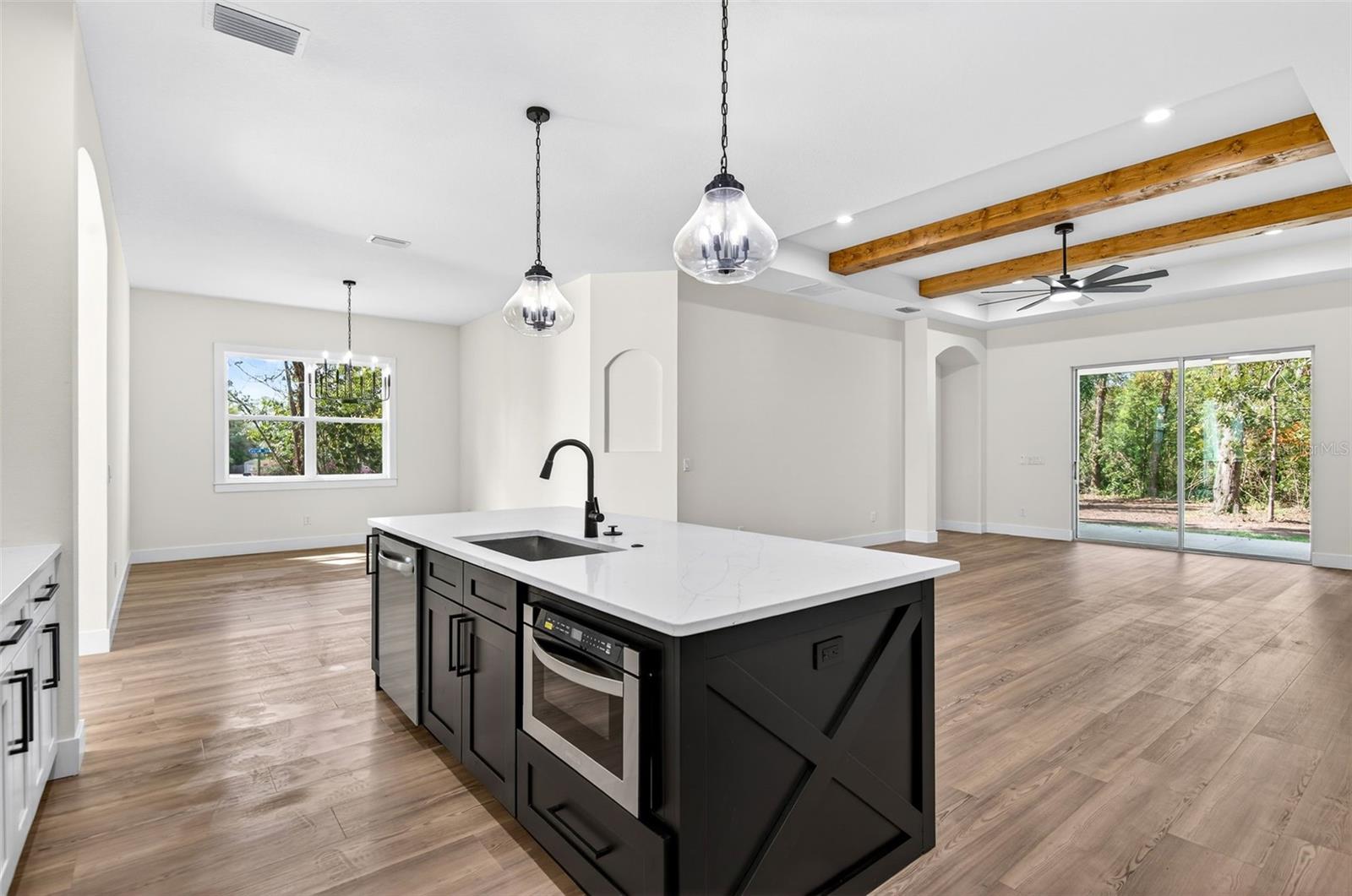 MILLS ESTATE - Residential