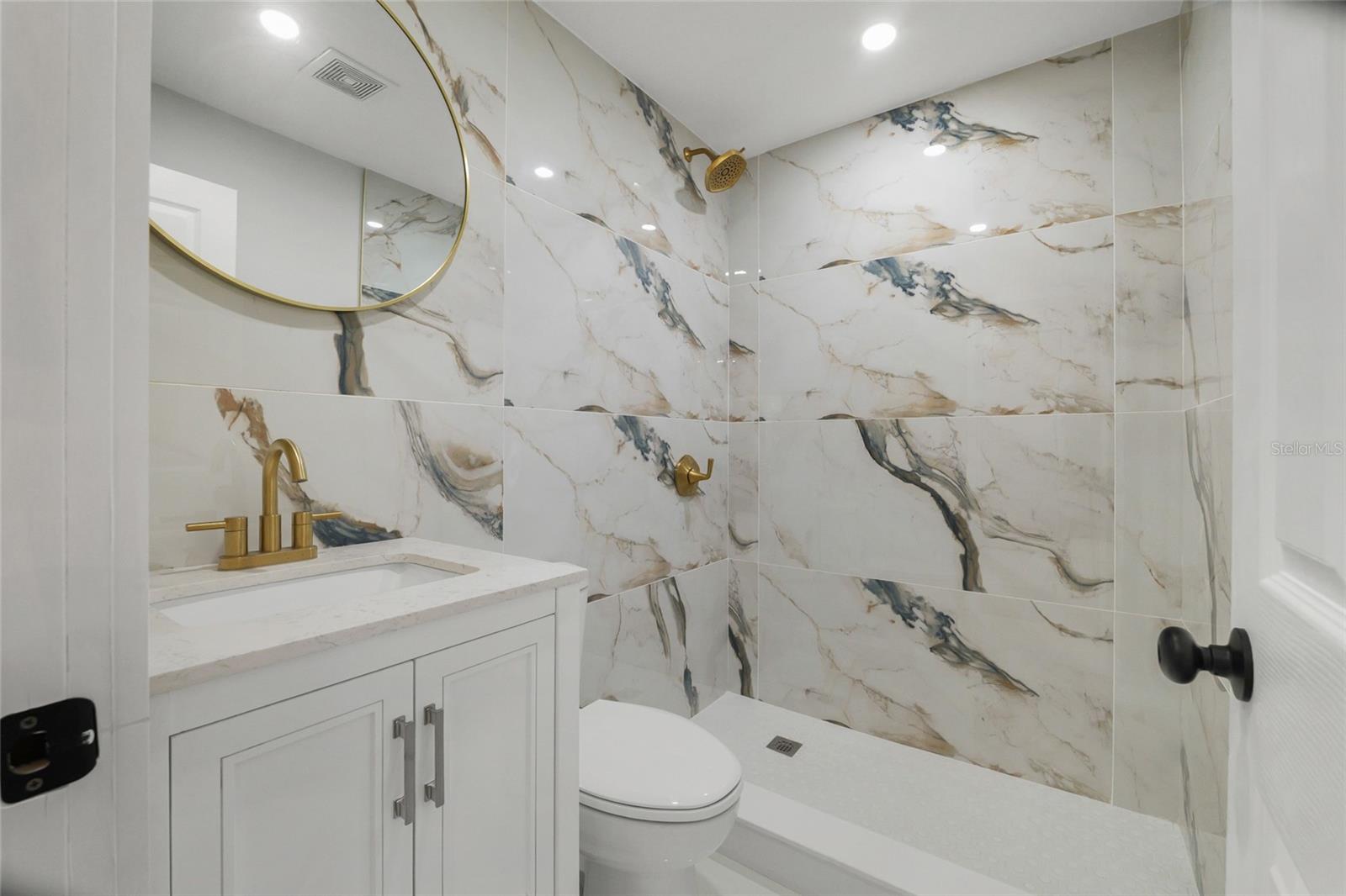 EAST BAY ESTATES - Residential