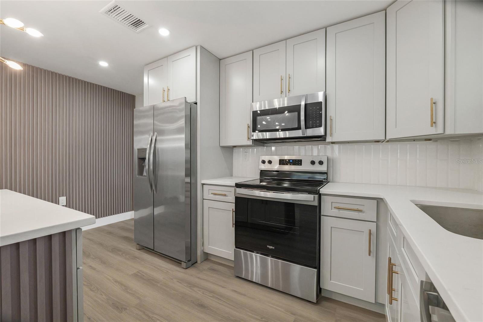 EAST BAY ESTATES - Residential
