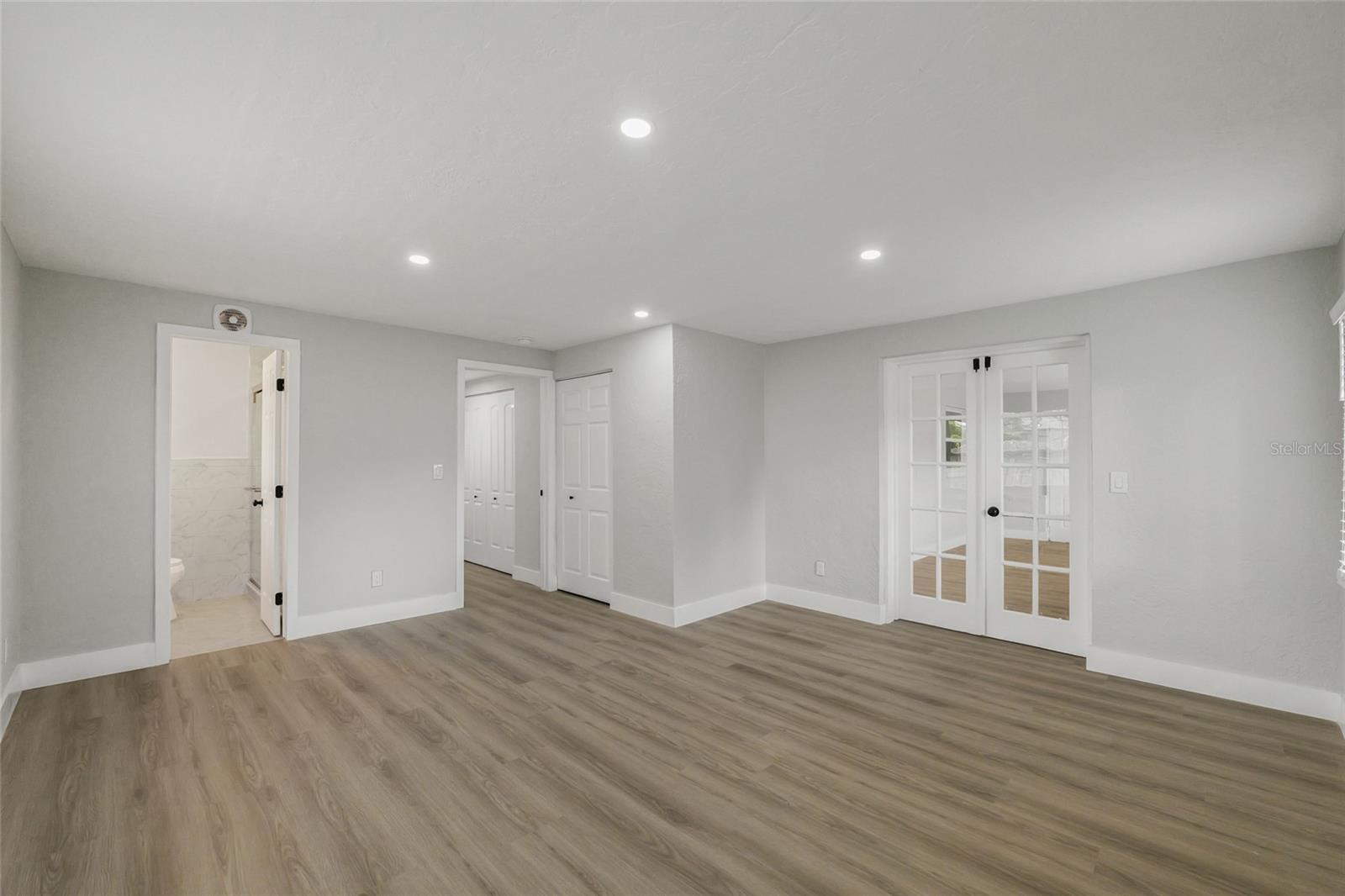 EAST BAY ESTATES - Residential