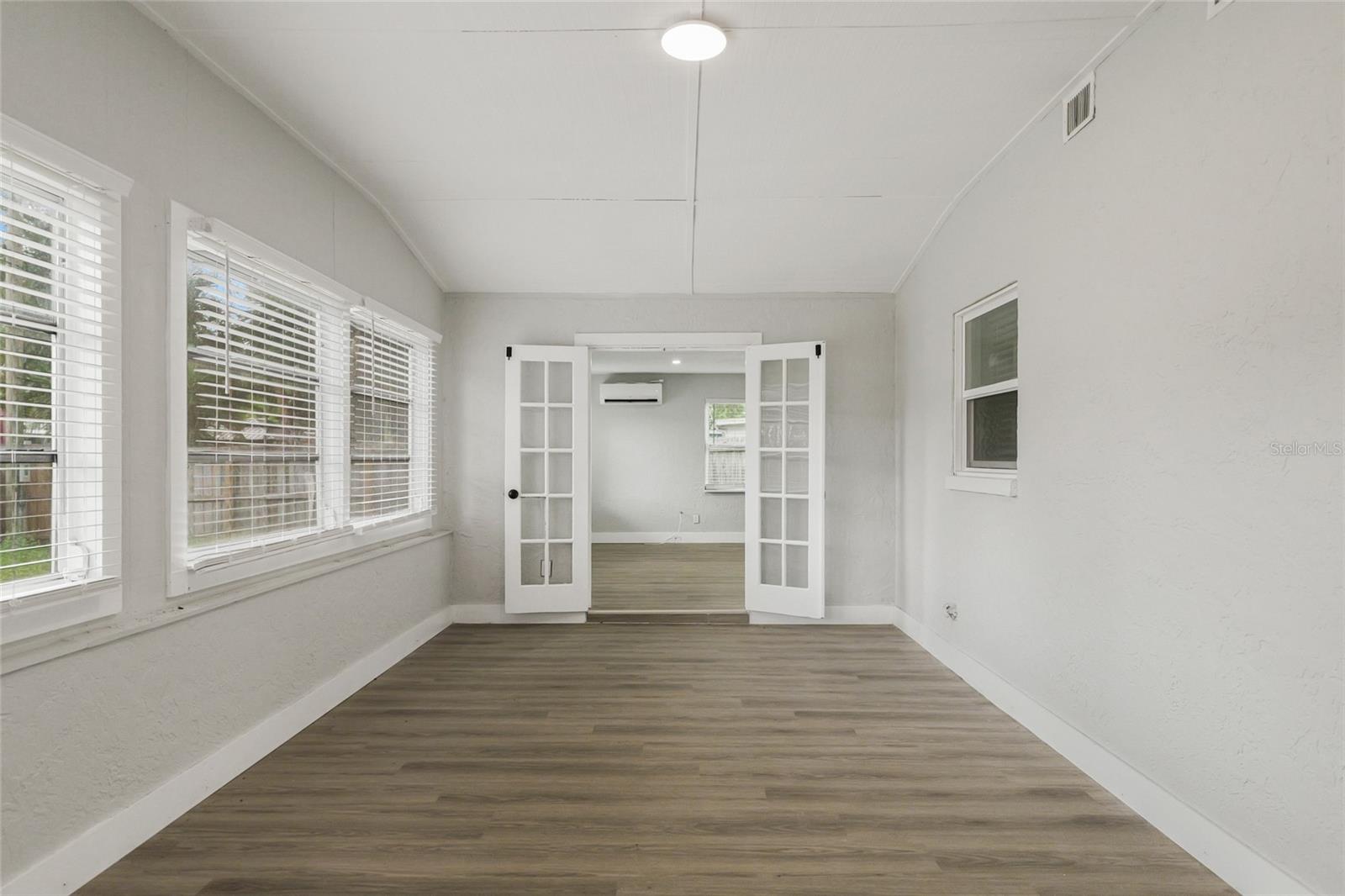 EAST BAY ESTATES - Residential