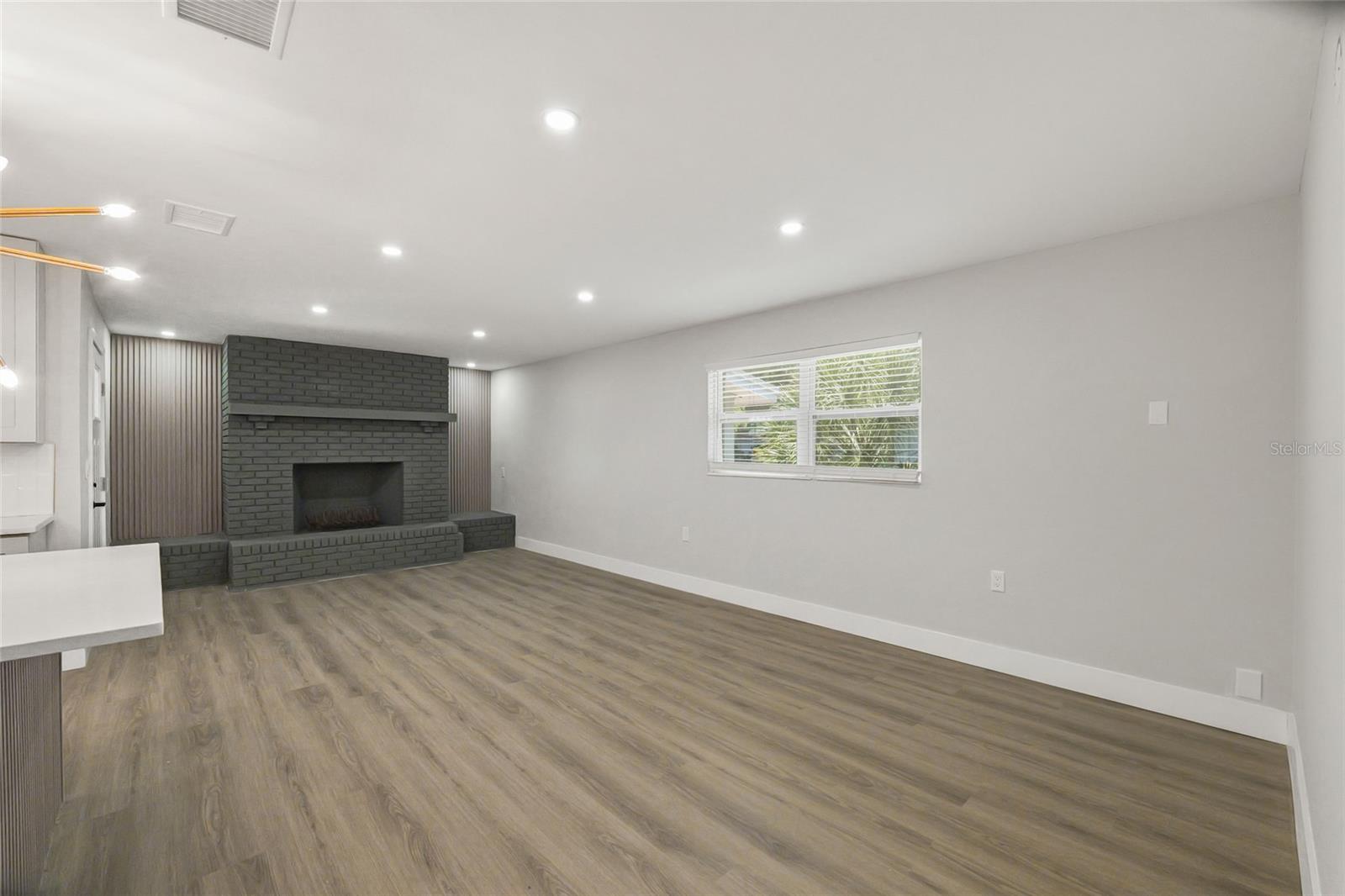 EAST BAY ESTATES - Residential