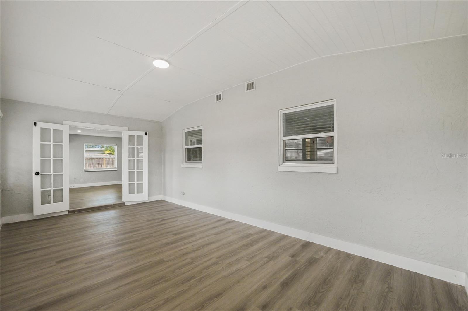 EAST BAY ESTATES - Residential
