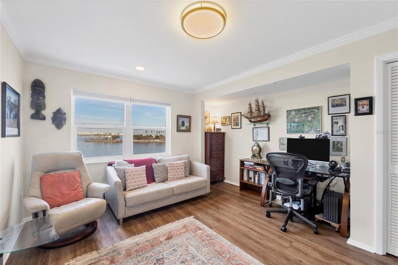 HARBOR HOUSE WEST - Residential