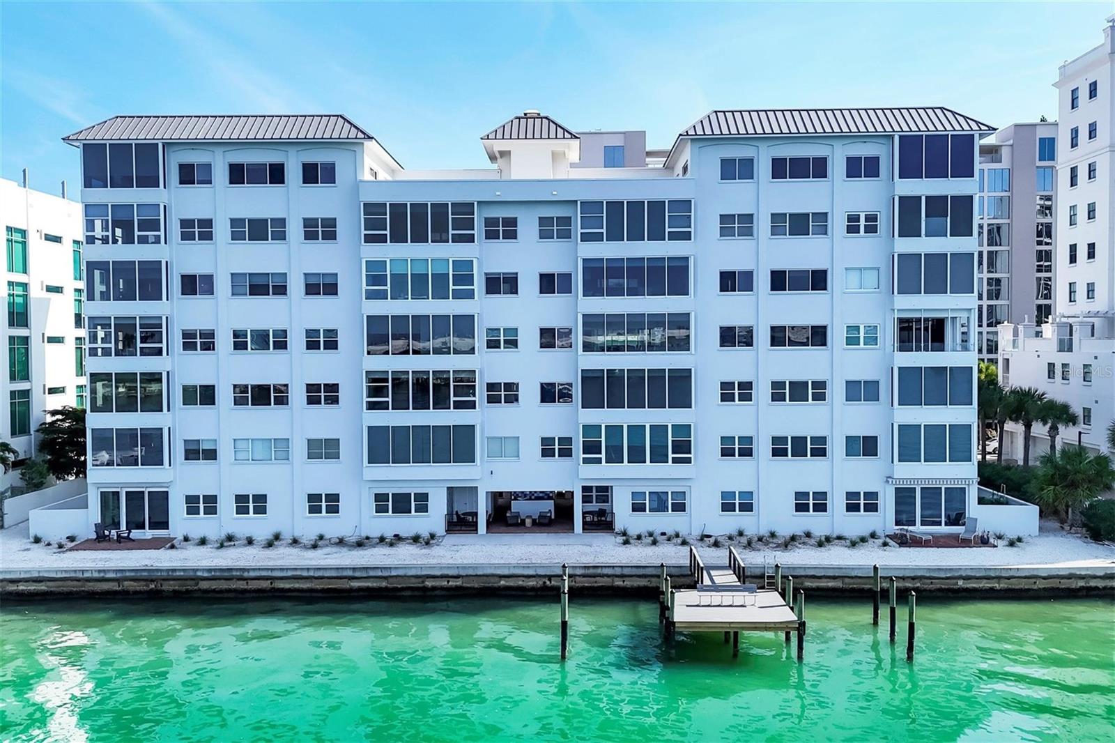 HARBOR HOUSE WEST - Residential