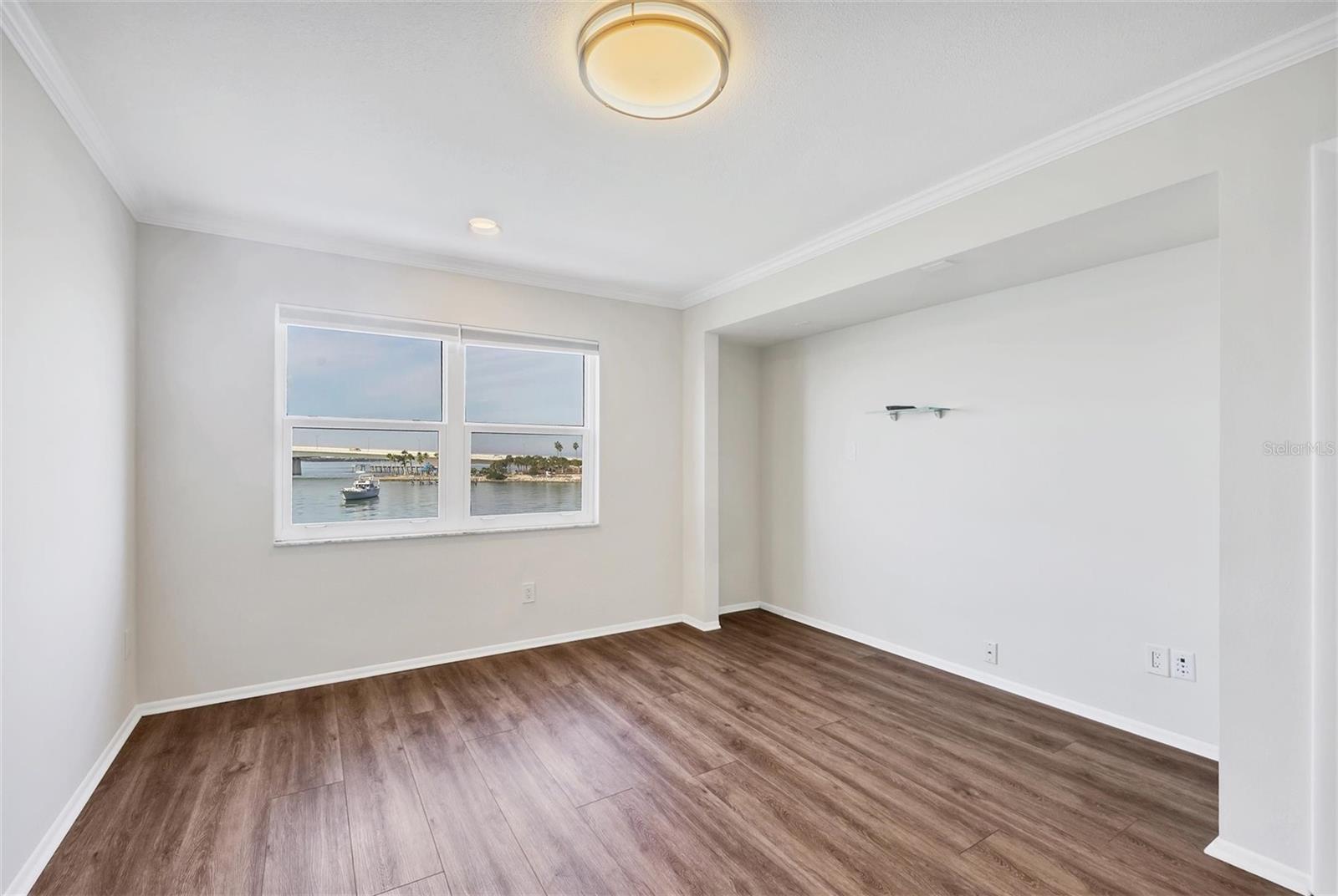 HARBOR HOUSE WEST - Residential