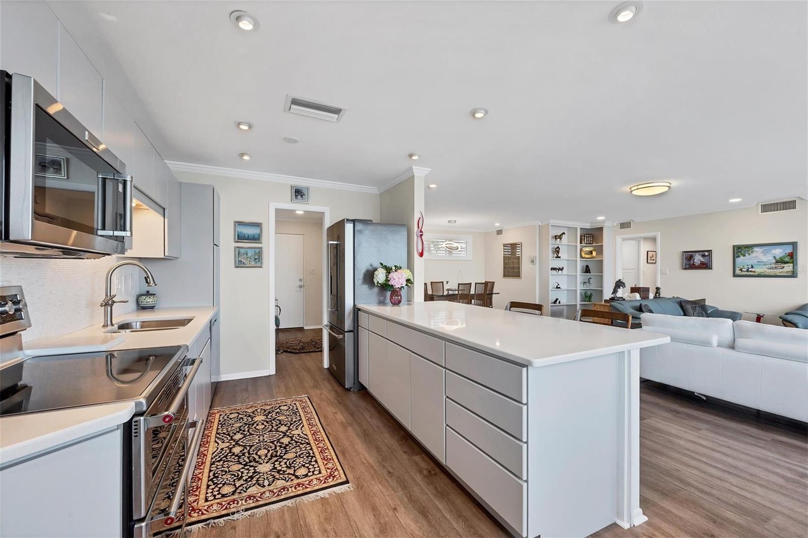 HARBOR HOUSE WEST - Residential