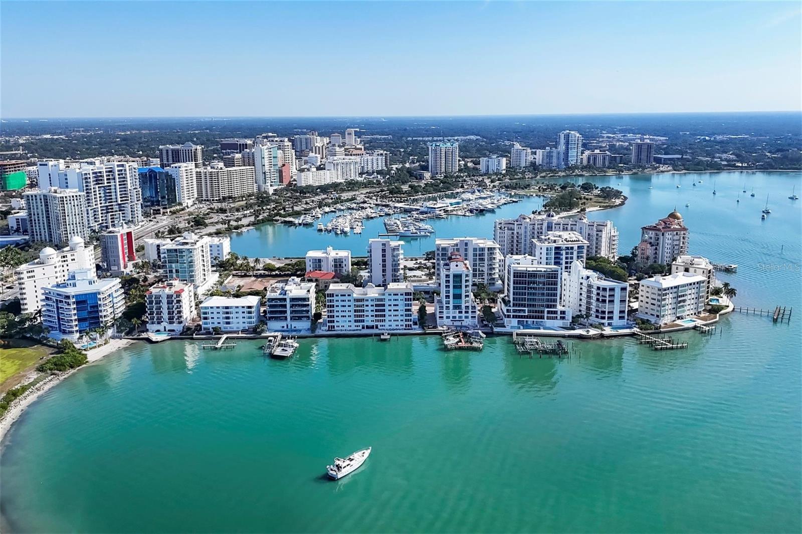 HARBOR HOUSE WEST - Residential