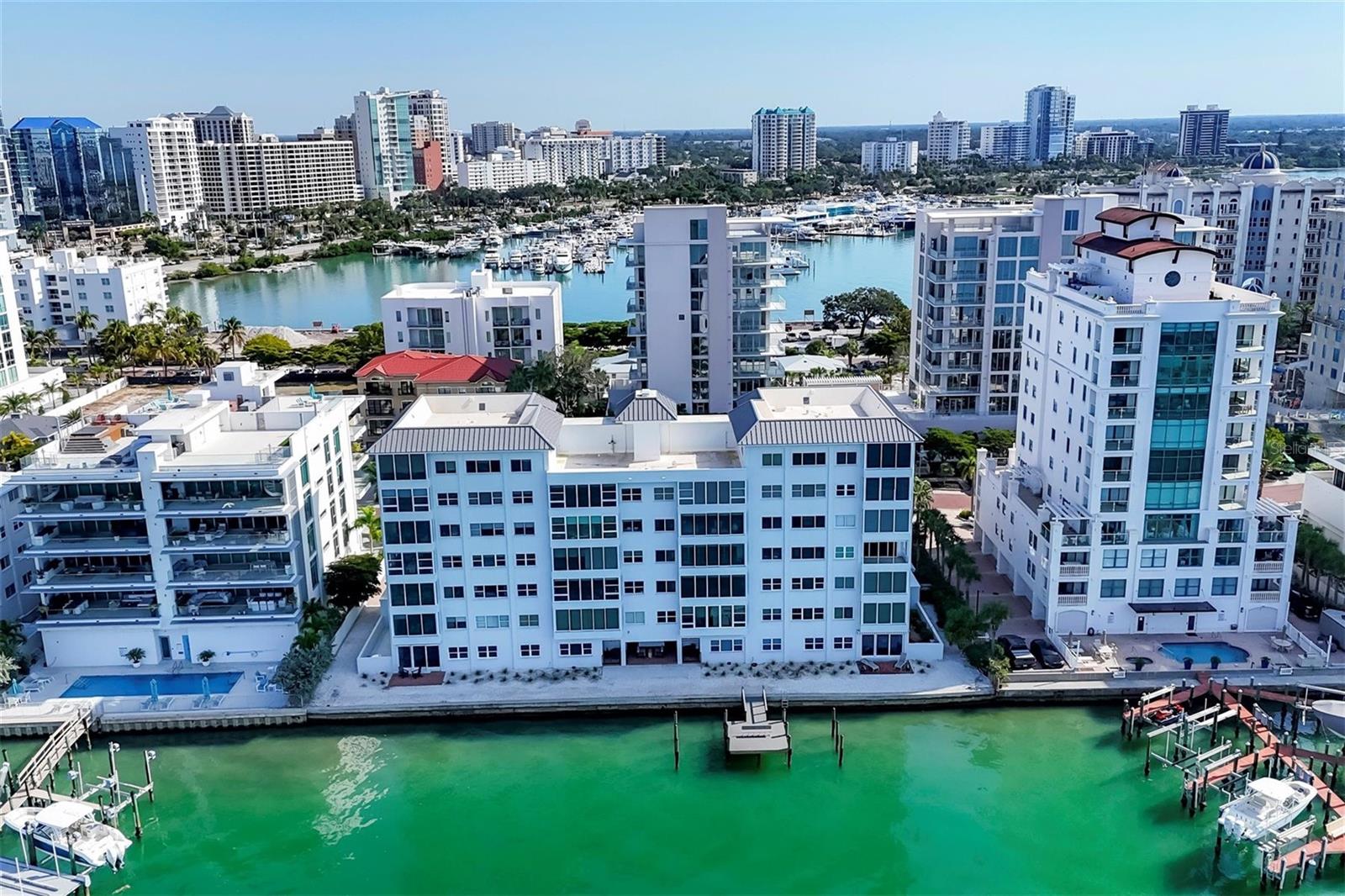 HARBOR HOUSE WEST - Residential