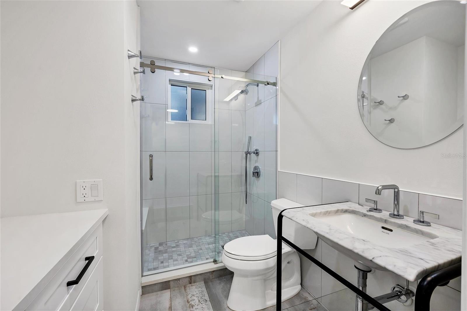 HARBOR HOUSE WEST - Residential