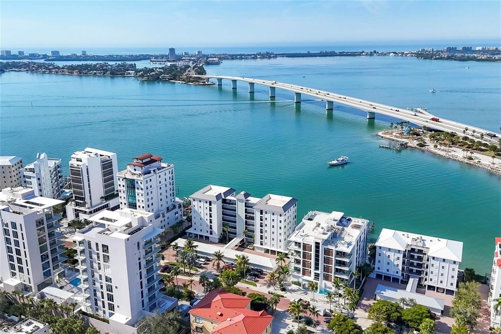 Photo of 226 Golden Gate Point #32, Sarasota, FL 34236 (MLS # A4673403)