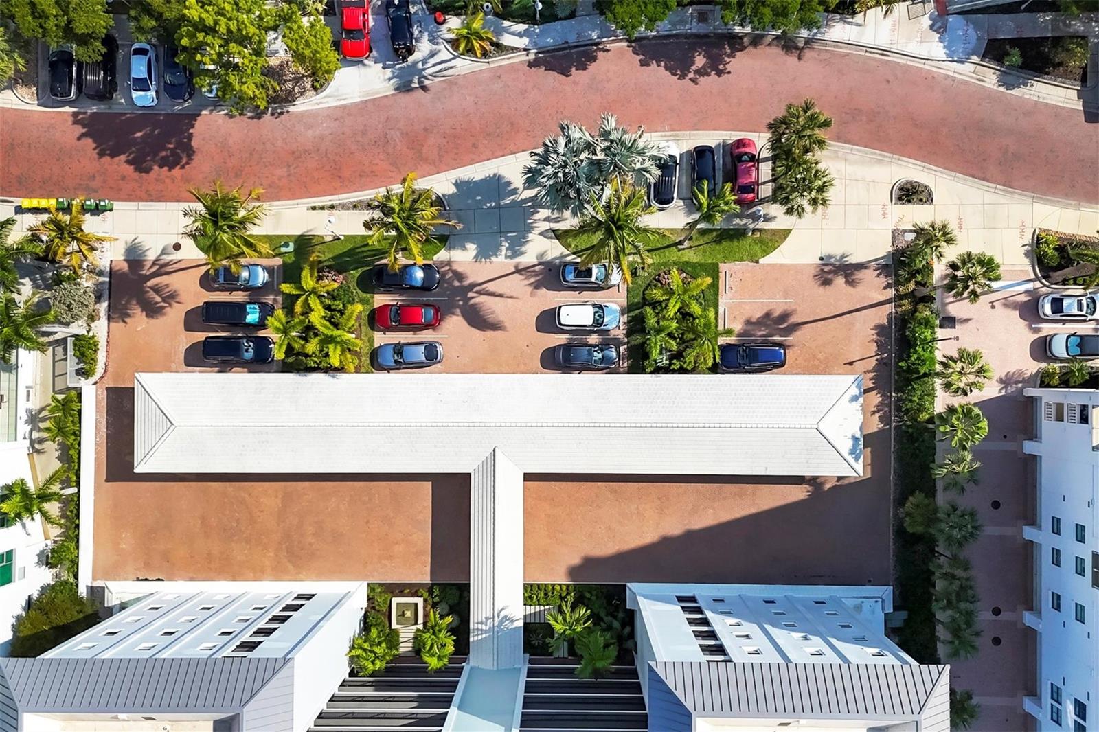 HARBOR HOUSE WEST - Residential