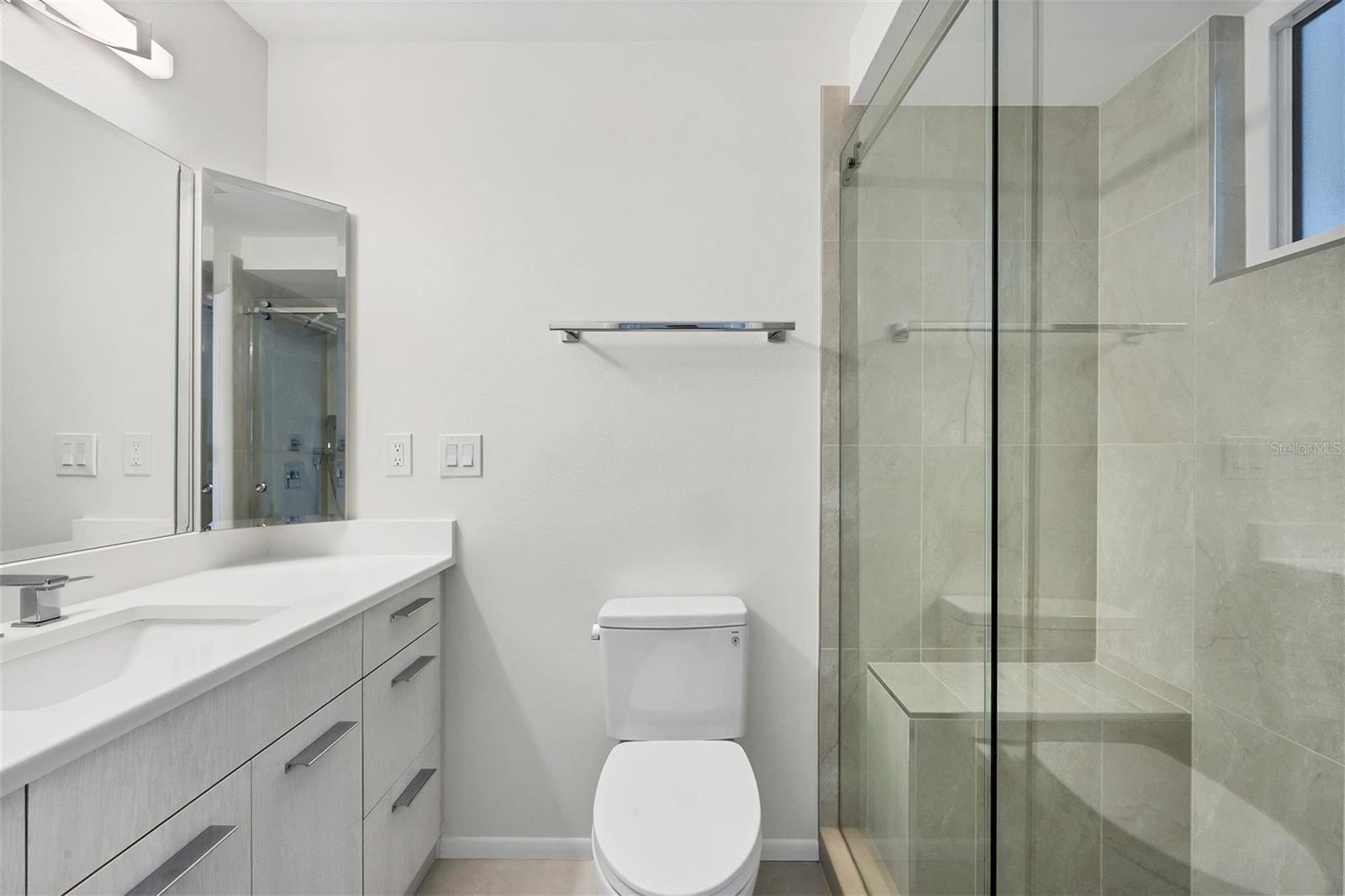 HARBOR HOUSE WEST - Residential