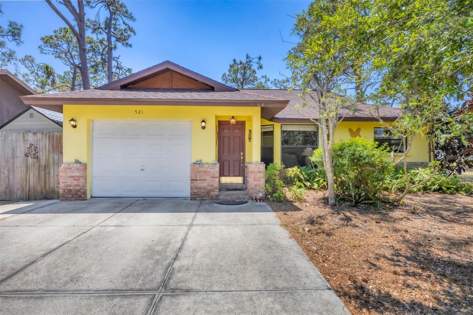 521 ARTISTS AVENUE
