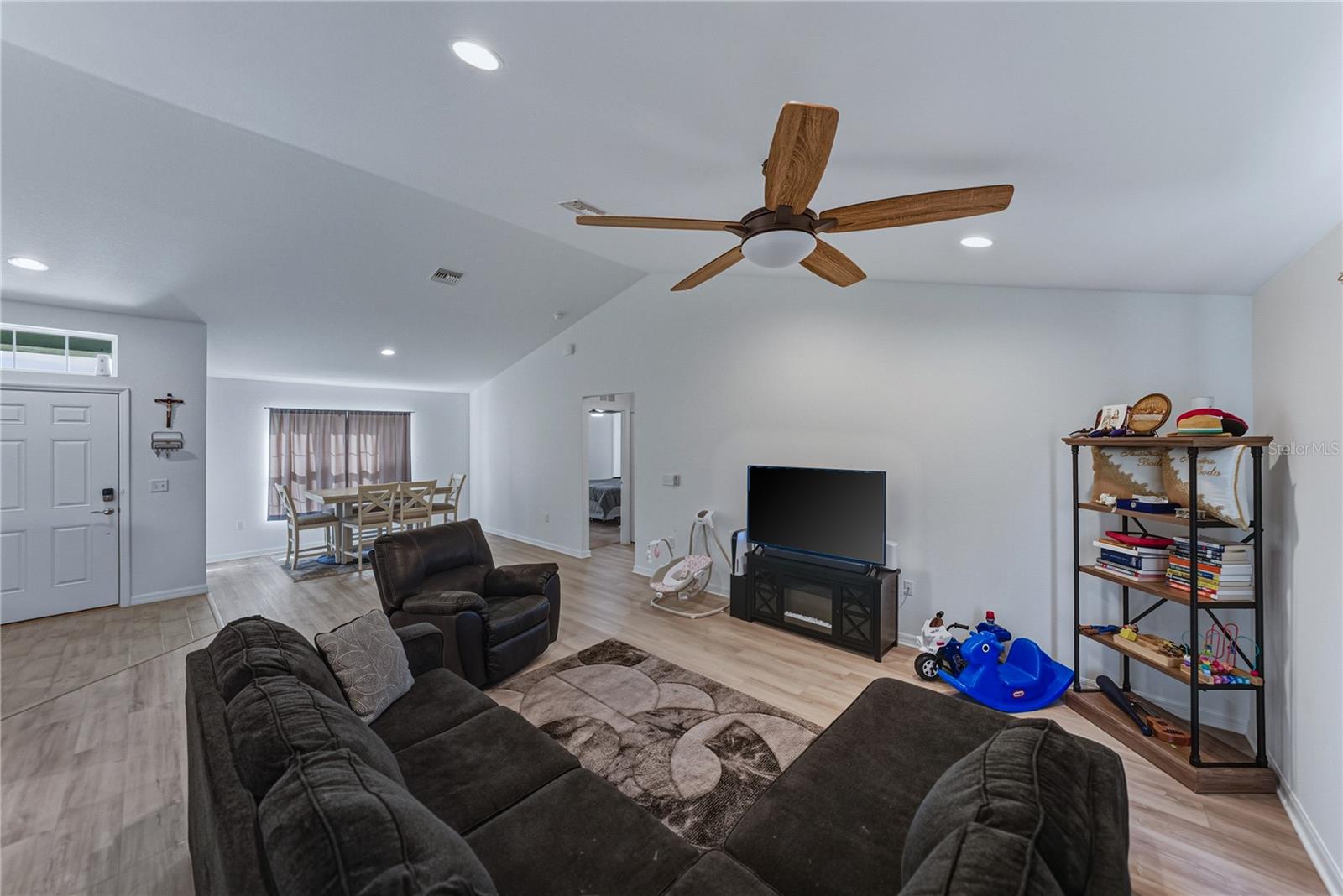 SUN N LAKE - Residential