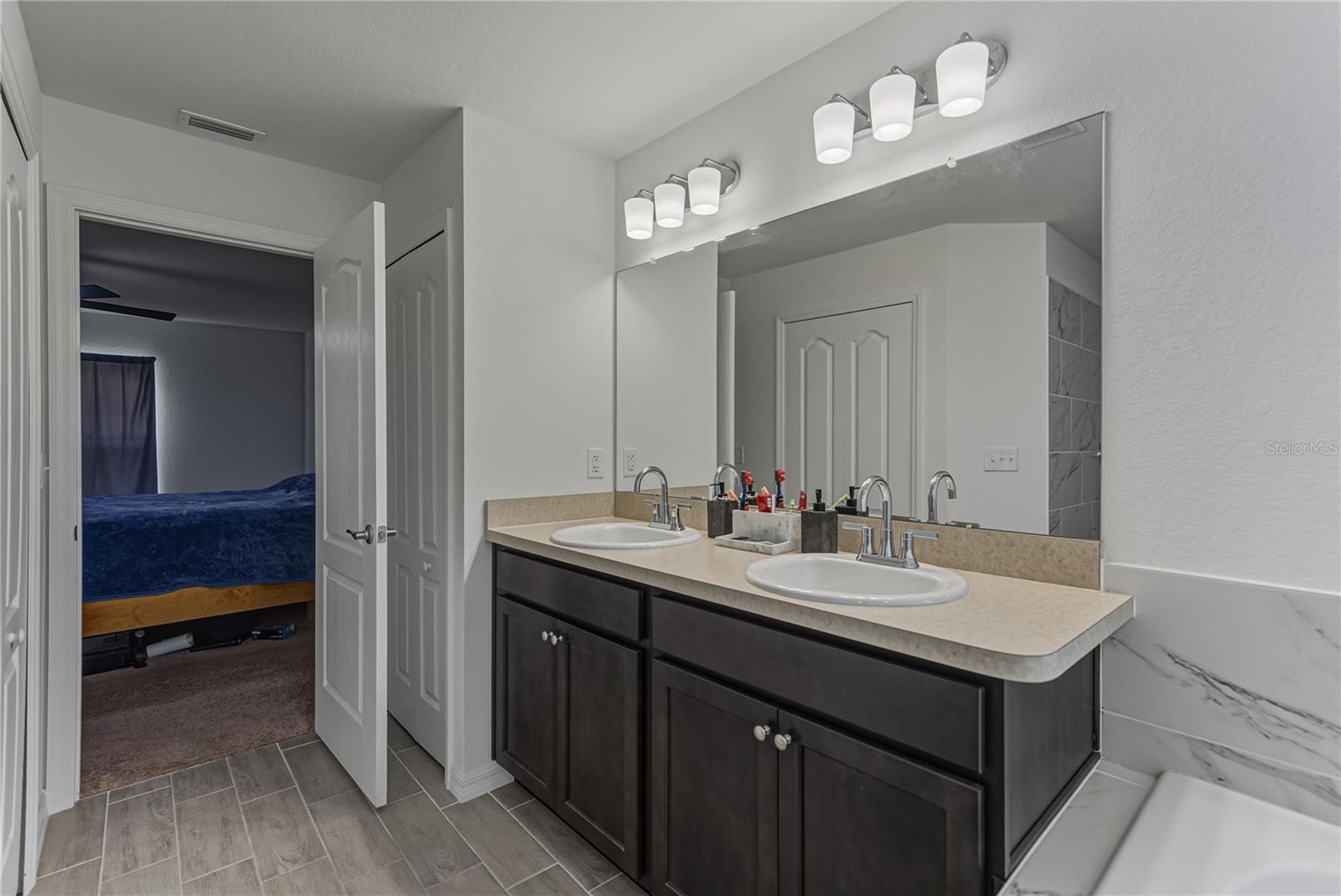 SUN N LAKE - Residential