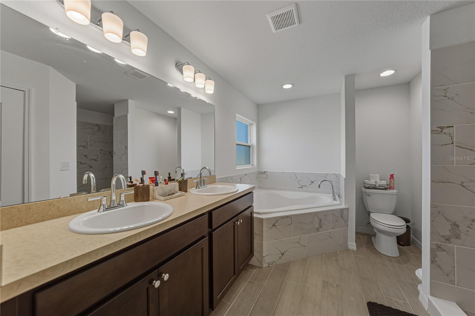 SUN N LAKE - Residential