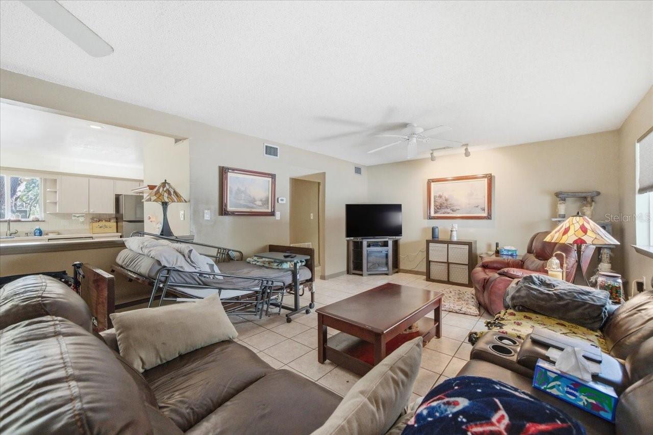 GOLDEN ACRES - Residential