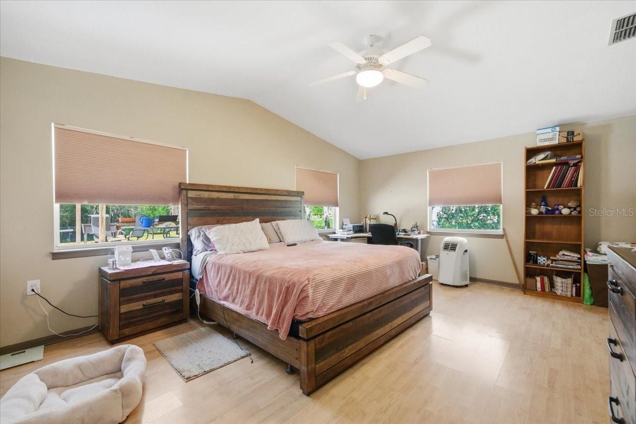 GOLDEN ACRES - Residential