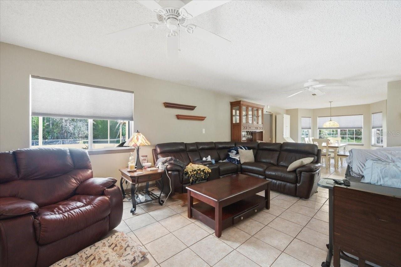 GOLDEN ACRES - Residential