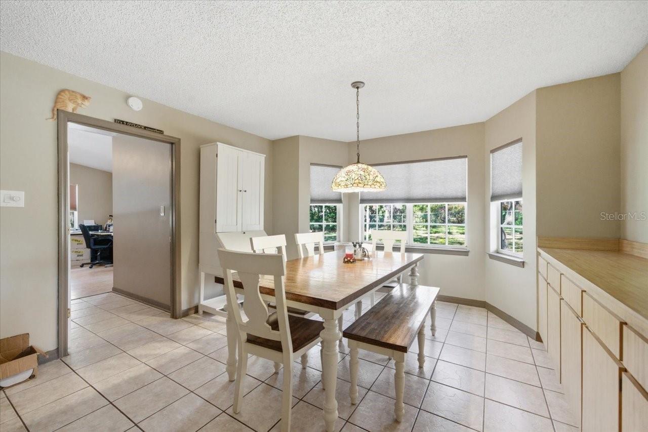 GOLDEN ACRES - Residential