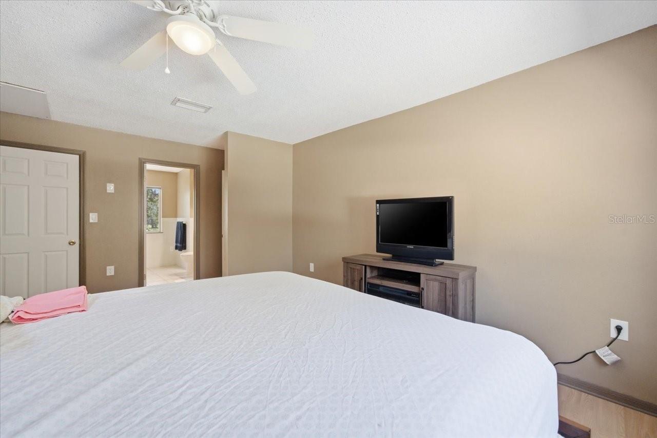 GOLDEN ACRES - Residential