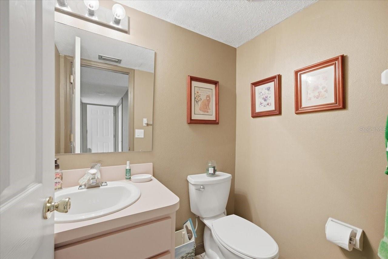 GOLDEN ACRES - Residential