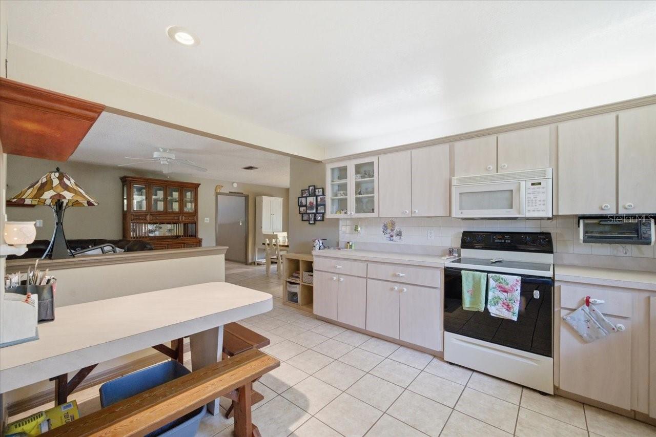 GOLDEN ACRES - Residential