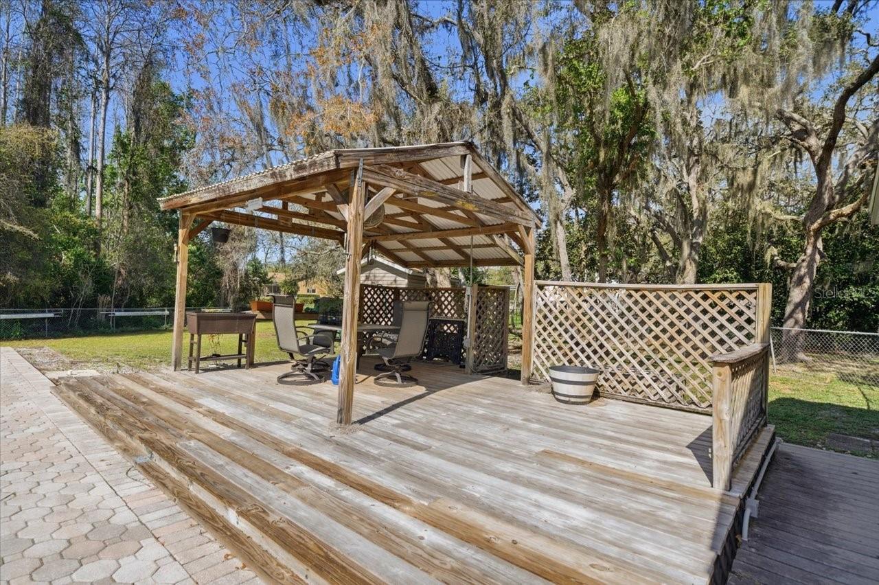 GOLDEN ACRES - Residential